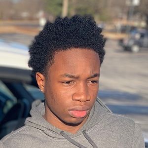 Meet your Posher, Levi